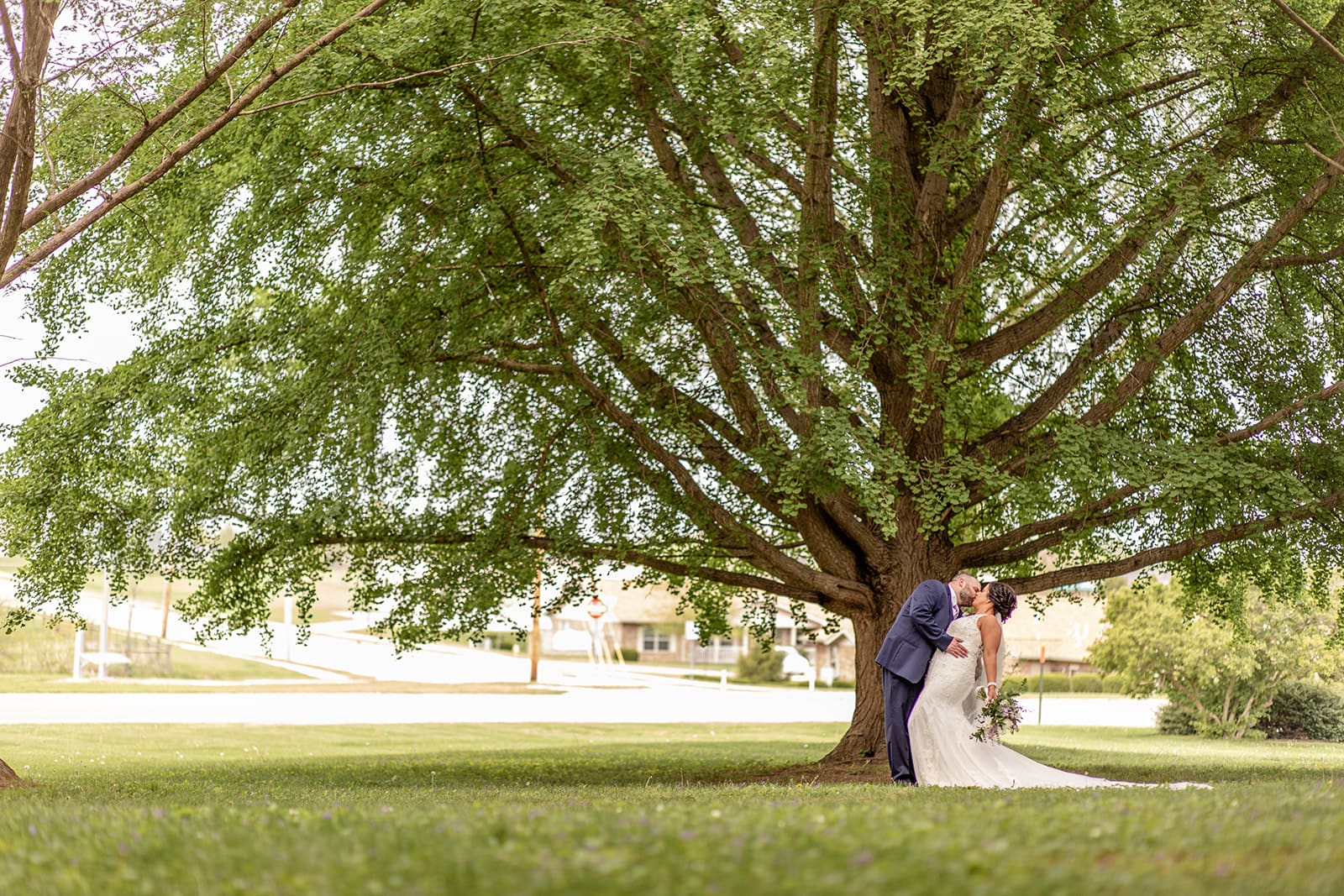 spring wedding in Missouri